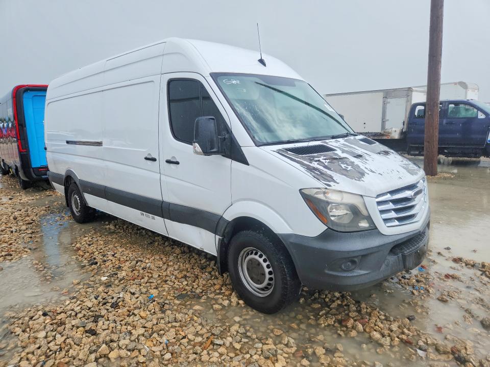 2015 Frht Sprinter VIN WDYPE8DC4FP101310 COPART salvage auction — NORMAL WEAR, CT, sold $650 on 2026-07-07 (photo 4)