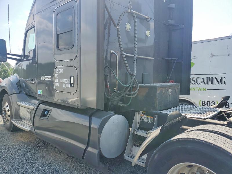 2014 Kenworth All other VIN 1XKYD49X3EJ392363 COPART salvage auction — NORMAL WEAR, CZ, sold $18,100 on 2026-07-14 (photo 9)
