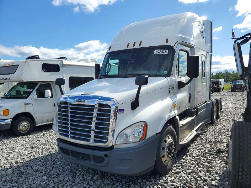 2019 Freightliner All other VIN 3AKJGLDR8KDKG6407 COPART salvage auction — NORMAL WEAR, NY - CERTIFICATE OF TITLE, sold $18,750 on 2026-07-14 (photo 2)
