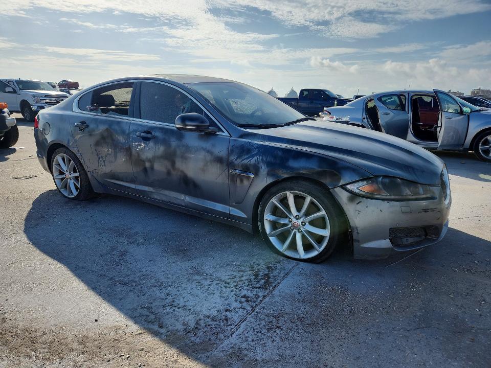 2015 Jaguar Xf VIN SAJWA0F78F8U63155 COPART salvage auction — VANDALISM, ST, sold $750 on 2026-07-15 (photo 4)