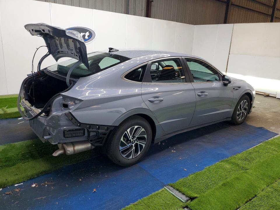 2026 Hyundai Sonata hybrid VIN KMHL24JJ1TA145919 COPART salvage auction — REAR END, FL - CERTIFICATE OF TITLE (P), sold $12,500 on 2026-07-22 (photo 3)