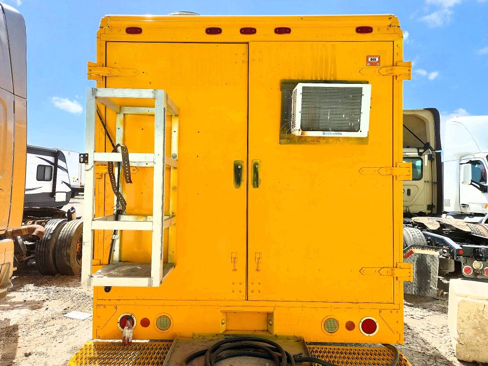 2002 Freightliner All other VIN 4UZAANCP62CK26533 COPART salvage auction — NORMAL WEAR, TX - CERTIFICATE OF TITLE (P), sold $6,600 on 2026-07-08 (photo 6)