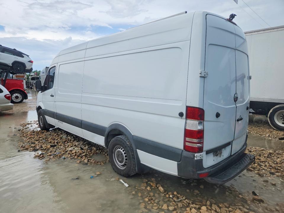 2015 Frht Sprinter VIN WDYPE8DC4FP101310 COPART salvage auction — NORMAL WEAR, CT, sold $650 on 2026-07-07 (photo 2)