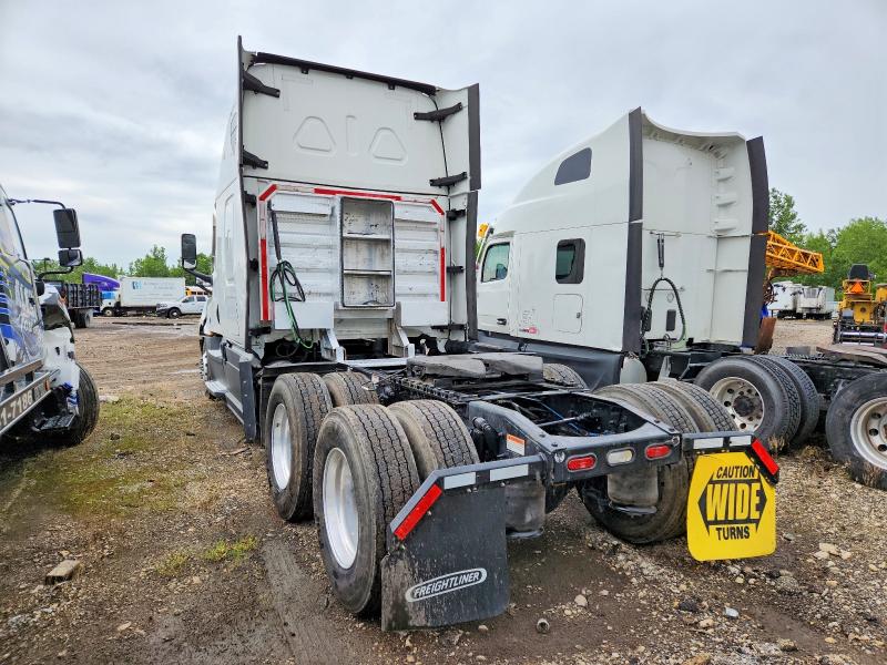 2025 Freightliner All other VIN 3AKJHHDR1SSVY4329 COPART salvage auction — NORMAL WEAR, CT, sold $70,500 on 2026-07-28 (photo 3)