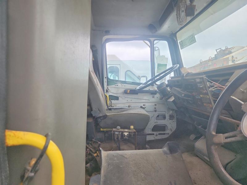 1999 Freightliner All other VIN 1FV6HJBA7XHA84562 COPART salvage auction — NORMAL WEAR, FL - CERTIFICATE OF DESTRUCTION (P), sold $1,150 on 2026-07-09 (photo 5)