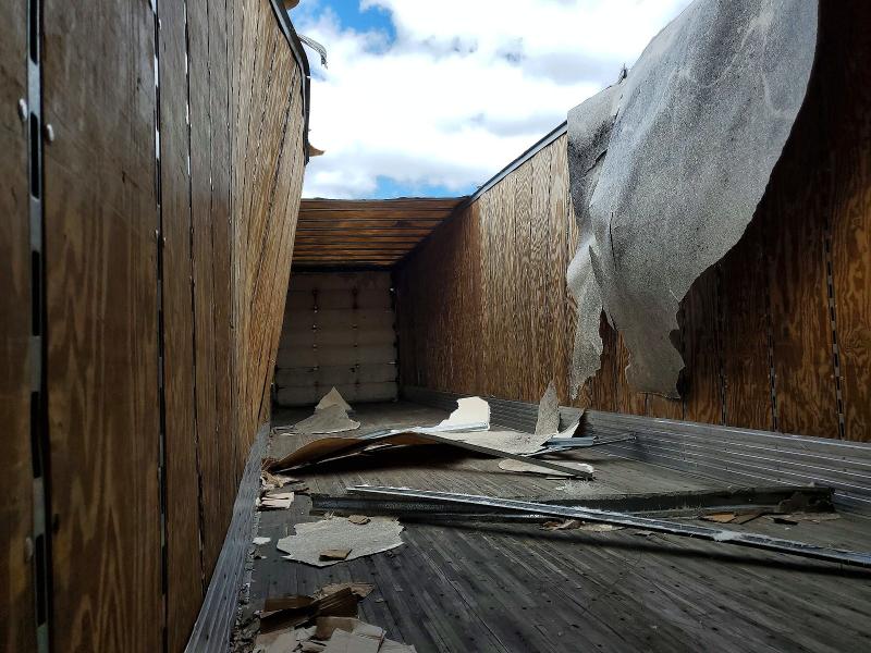2001 Great dane trailers Great dane VIN 1GRAA96291T003208 COPART salvage auction — ROOF, IL - SALVAGE CERTIFICATE, sold $100 on 2026-07-23 (photo 6)