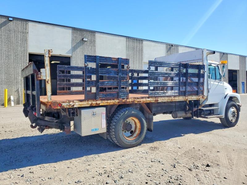 2000 Freightliner All models VIN 1FV6HJBA9YHA90381 COPART salvage auction — MINOR DENT/SCRATCHES, MN - CERTIFICATE OF TITLE, sold $4,250 on 2026-07-30 (photo 4)