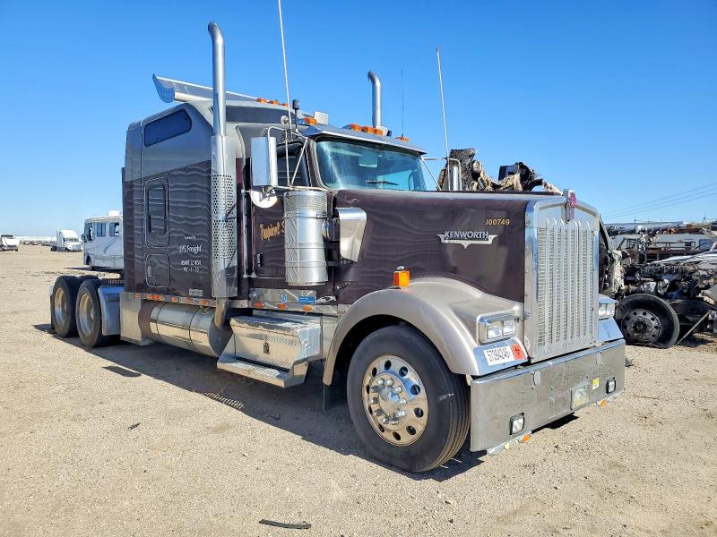 2006 Kenworth All other VIN 1XKWDB9X46R133492 COPART salvage auction — MINOR DENT/SCRATCHES, CA - DIS/DLR/EXP ONLY CLEAN TITLE, sold $450 on 2026-07-07 (photo 1)