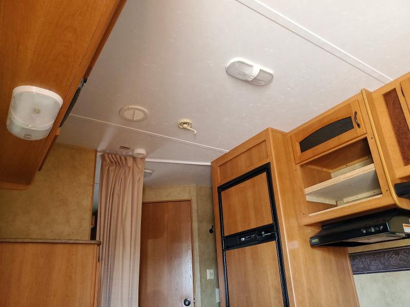 2011 Hornet VIN 4YDT26B2XB7200335 COPART salvage auction — VANDALISM, NY - MV-907A SALVAGE CERTIFICATE, sold $450 on 2026-07-06 (photo 8)
