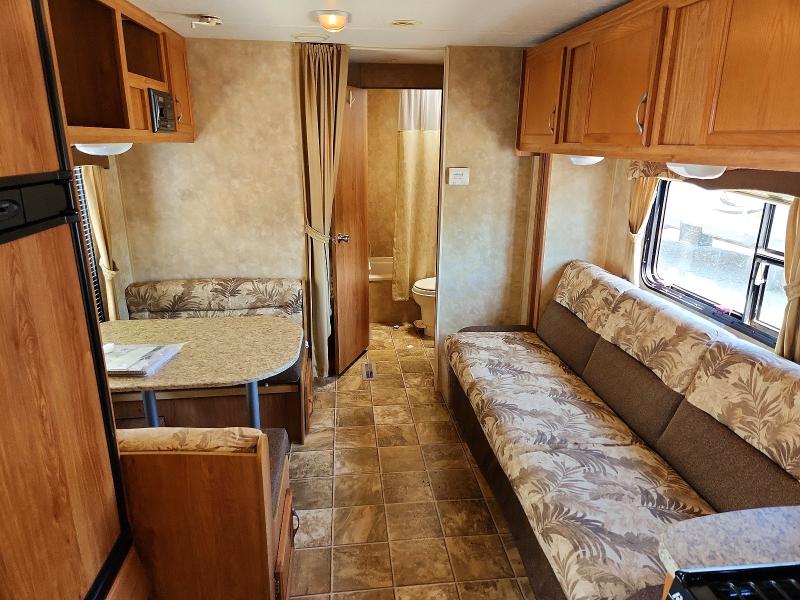 2009 Jayc Flight VIN 1UJBJ02P4918D0404 COPART salvage auction — HAIL, SC, sold $2,050 on 2026-07-27 (photo 6)