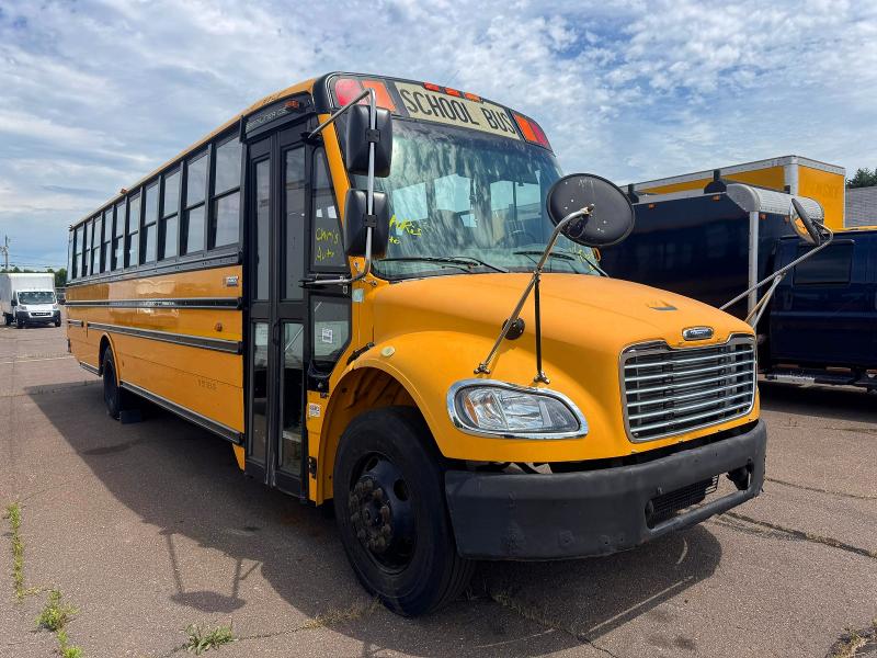 2012 Freightliner All other VIN 4UZABRDU6CCBA0049 COPART salvage auction — MINOR DENT/SCRATCHES, CT, sold $7,800 on 2026-07-27 (photo 4)
