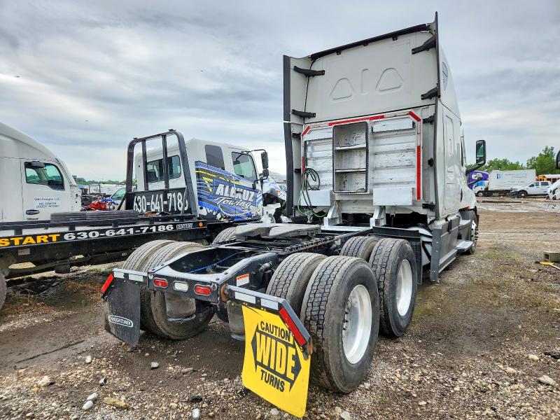2025 Freightliner All other VIN 3AKJHHDR1SSVY4329 COPART salvage auction — NORMAL WEAR, CT, sold $70,500 on 2026-07-28 (photo 4)