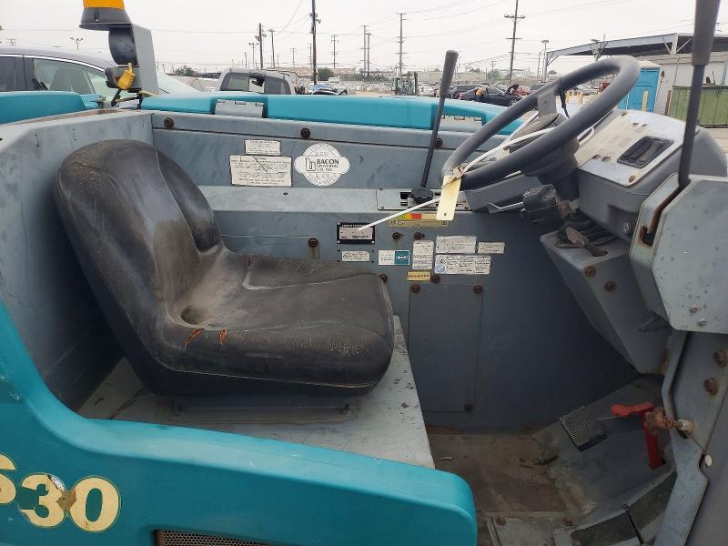2013 Tennant Constructi VIN S3061520000000000 COPART salvage auction — REAR END, CA - BILL OF SALE, sold $200 on 2026-07-27 (photo 5)