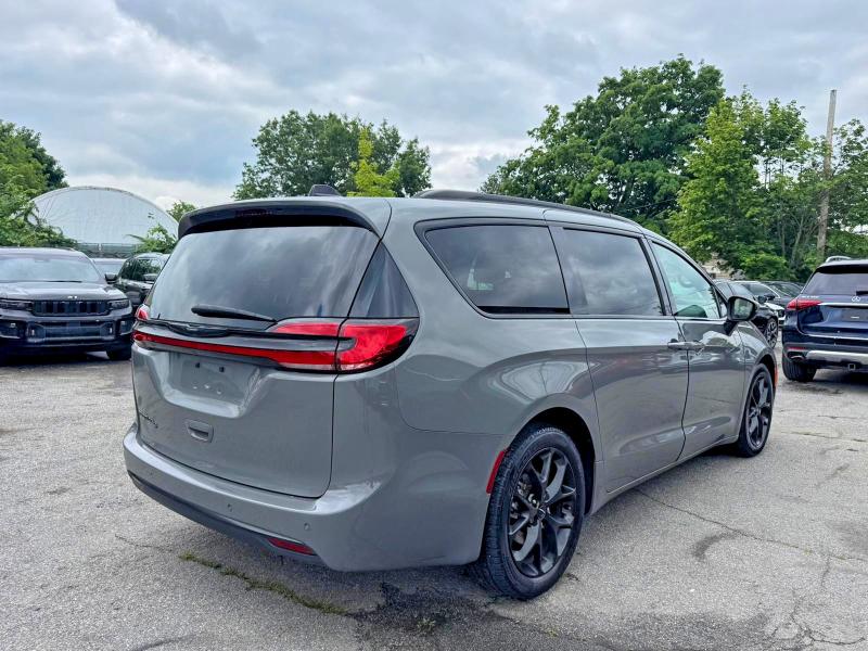 2023 Chrysler Pacifica VIN 2C4RC1BG4PR516926 COPART salvage auction — NORMAL WEAR, NJ - CERTIFICATE OF TITLE (P), sold $10,200 on 2026-07-18 (photo 4)