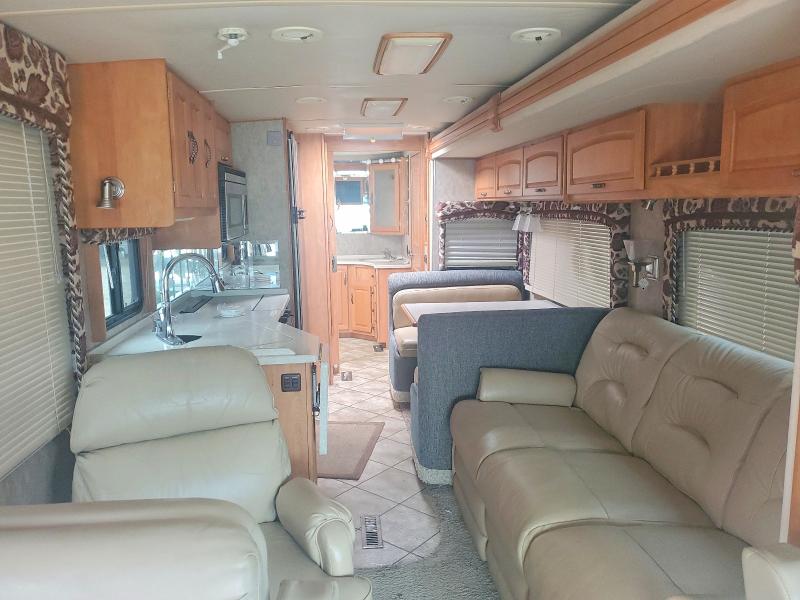 2005 Frht All other VIN 4UZACJDC95CV83062 COPART salvage auction — NORMAL WEAR, MA - CERTIFICATE OF TITLE, sold $16,782 on 2026-07-17 (photo 6)