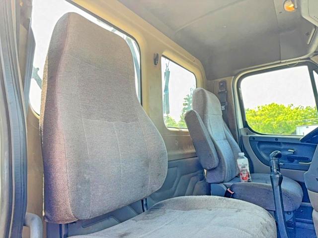 2012 Freightliner All other VIN 1FUJGEDVXCSBM0774 COPART salvage auction — NORMAL WEAR, CT, sold $625 on 2026-07-24 (photo 5)