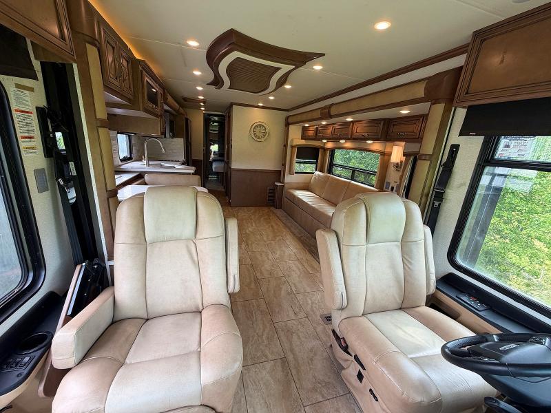 2023 Freightliner All other VIN 4UZACHFCXPCUD9444 COPART salvage auction — SIDE, OR - SALVAGE TITLE (P), sold $23,600 on 2026-07-28 (photo 5)