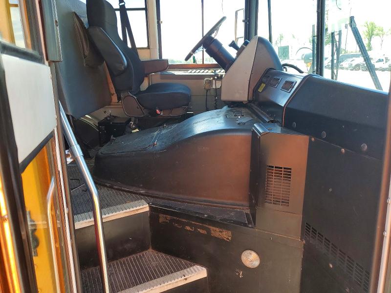 2012 Thomas Saf-t-line VIN 1T88S4E22C1143138 COPART salvage auction — NORMAL WEAR, CT, sold $2,500 on 2026-09-14 (photo 5)