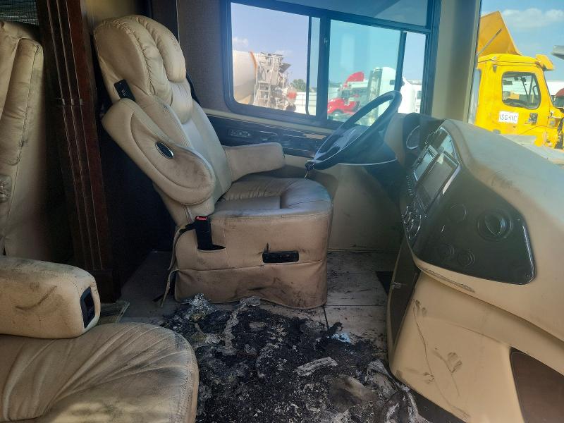 2017 Freightliner All other VIN 4UZACGCY9HCJC0189 COPART salvage auction — Burn Engine, TX - NONREPAIRABLE TITLE, sold $1,300 on 2026-08-21 (photo 5)