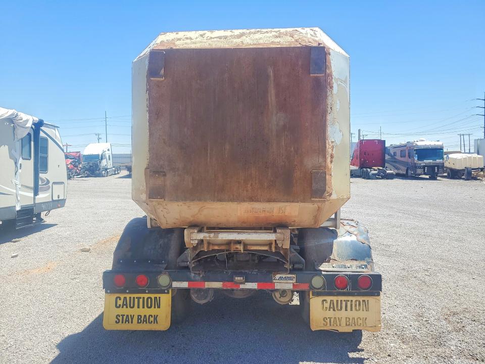 2016 Freightliner All other VIN 1FVACXDT1GHHB4937 COPART salvage auction — MINOR DENT/SCRATCHES, CD, sold $2,200 on 2026-08-14 (photo 6)