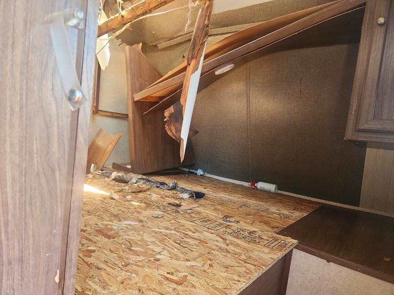 2017 Kz-rv Prowler ly VIN 5SFPB3321HE322133 COPART salvage auction — ROOF, CT, sold $10 on 2026-07-28 (photo 5)