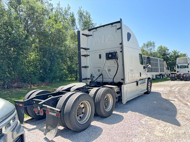 2017 Freightliner All other VIN 3AKJGLDR9HSJF4574 COPART salvage auction — MECHANICAL, CZ, sold $2,050 on 2026-07-30 (photo 4)