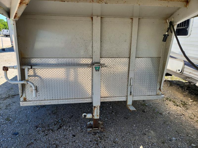 2004 Cm trailer VIN 49THG182341067822 COPART salvage auction — ROOF, KY - CERT OF TITLE-SALVAGE, sold $5,400 on 2026-07-09 (photo 8)