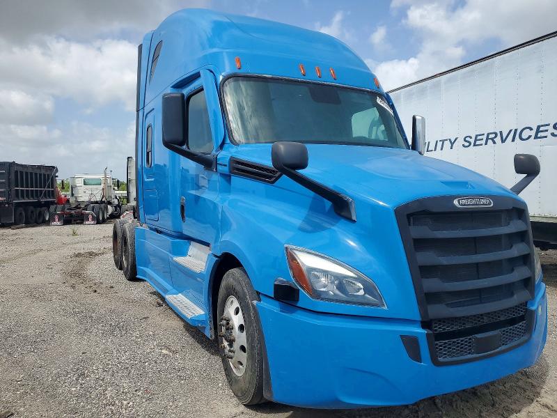 2022 Freightliner All other VIN 3AKJHHDR4NSNT7476 COPART salvage auction — MINOR DENT/SCRATCHES, IN - CERTIFICATE OF TITLE (P), sold $32,500 on 2026-07-14 (photo 1)