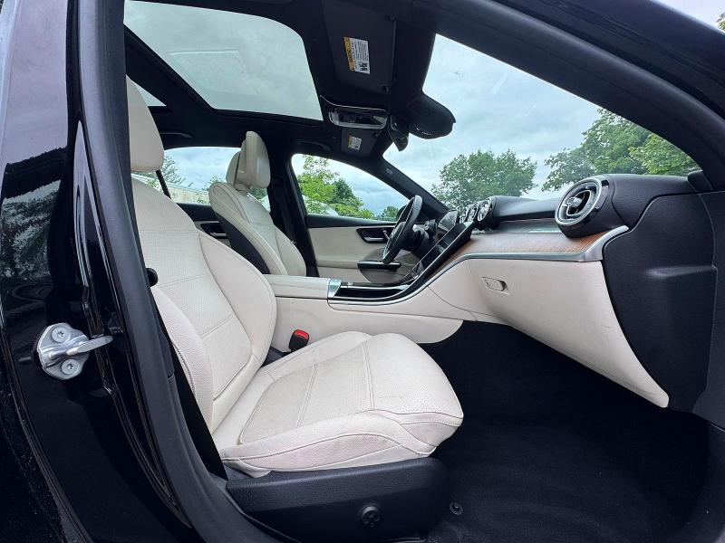 2022 Mercedes-benz C class VIN W1KAF4GB4NR042438 COPART salvage auction — NORMAL WEAR, FL - CERTIFICATE OF TITLE (P), sold $22,900 on 2026-07-04 (photo 5)