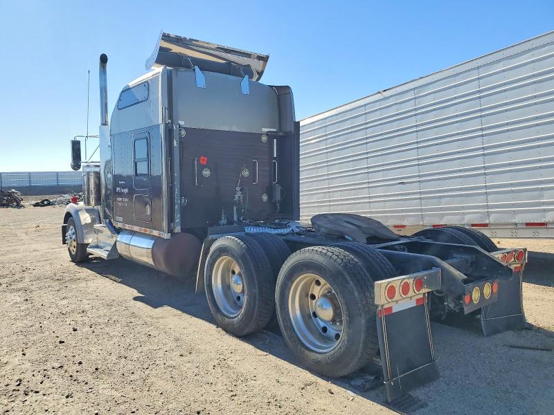 2006 Kenworth All other VIN 1XKWDB9X46R133492 COPART salvage auction — MINOR DENT/SCRATCHES, CA - DIS/DLR/EXP ONLY CLEAN TITLE, sold $450 on 2026-07-07 (photo 3)