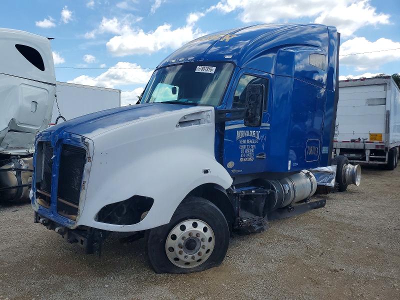 2017 Kenworth All other VIN 1XKYDP9X0HJ131939 COPART salvage auction — ROLLOVER, RB, sold $1,250 on 2026-07-09 (photo 2)