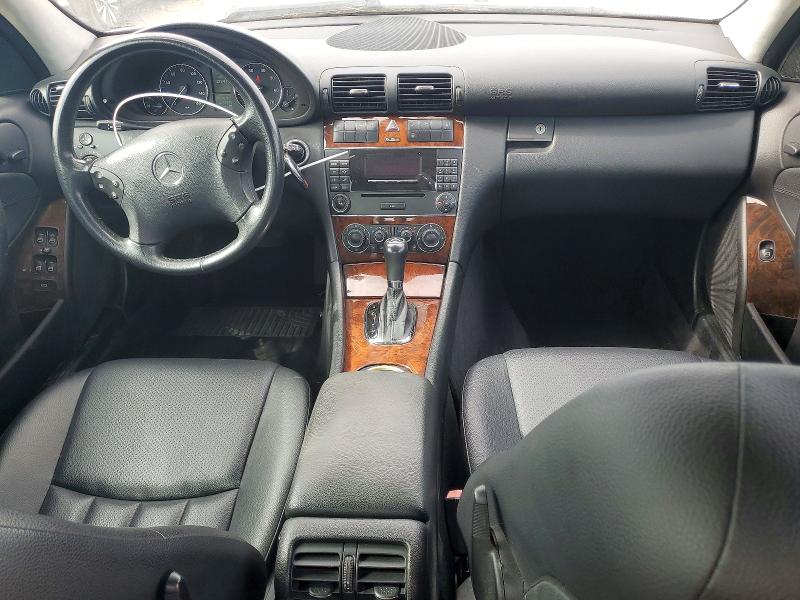 2007 Mercedes-benz C class VIN WDBRF92H07F891863 COPART salvage auction — MINOR DENT/SCRATCHES, Il - Certificate Of Title, sold $2,400 on 2026-07-31 (photo 8)