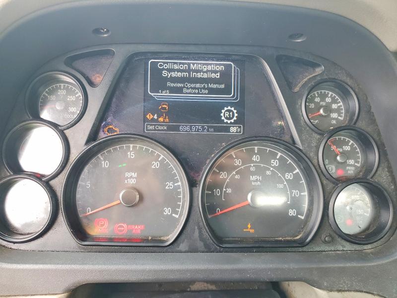 2018 Peterbilt All other VIN 1XPBA48XXJD477638 COPART salvage auction — MINOR DENT/SCRATCHES, CT, sold $5,900 on 2026-07-07 (photo 8)