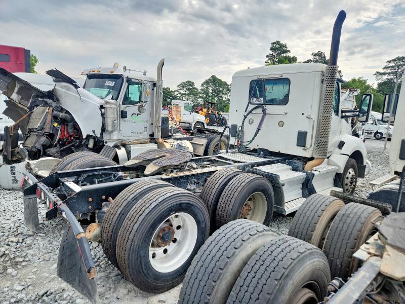 2017 Kenworth All other VIN 1XKZDP9XXHJ168596 COPART salvage auction — NORMAL WEAR, NC - CERTIFICATE OF TITLE (P), sold $16,100 on 2026-07-07 (photo 4)