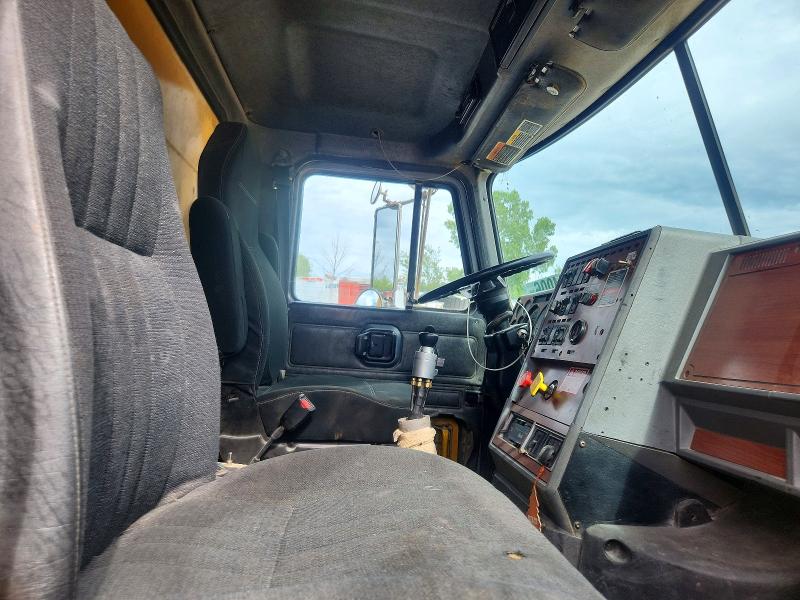 1998 Mack All other VIN 1M2AD62C6WW006986 COPART salvage auction — FRONT END, CT, sold $4,600 on 2026-07-07 (photo 5)