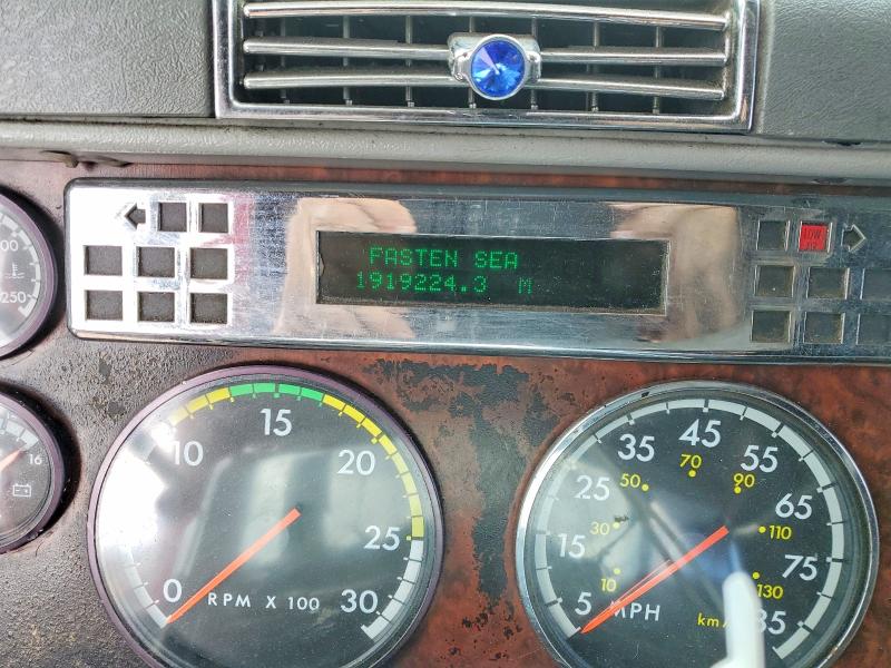 2001 Freightliner All other VIN 1FUJA3BD81LH00377 COPART salvage auction — MINOR DENT/SCRATCHES, FL - CERTIFICATE OF TITLE, sold $3,100 on 2026-08-03 (photo 8)