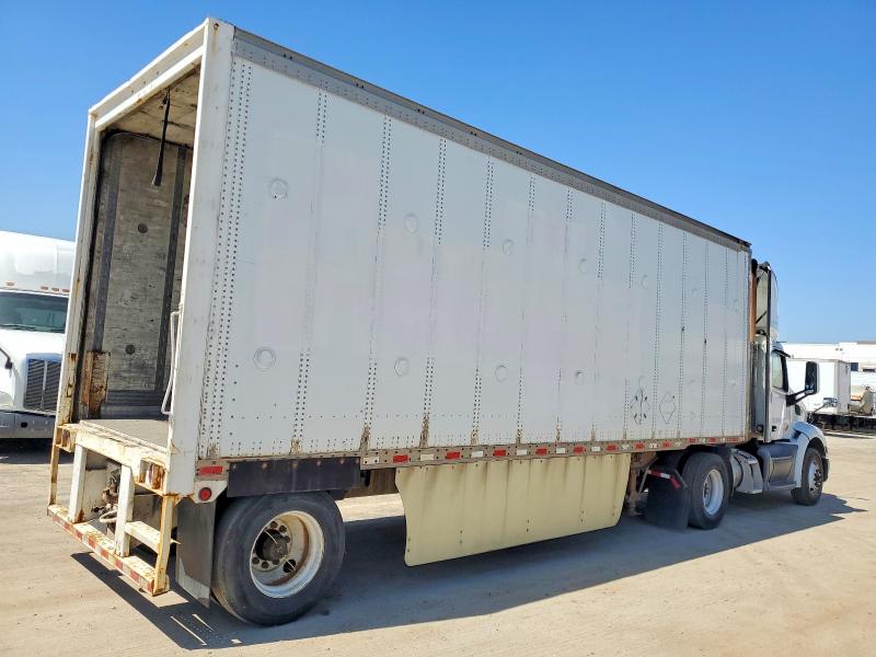 2018 Peterbilt All other VIN 1XPBA48X5JD478146 COPART salvage auction — NORMAL WEAR, DV, sold $7,500 on 2026-07-09 (photo 4)
