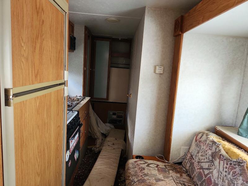 2001 Keys Cabana VIN 4YDT2302X13021882 COPART salvage auction — ROOF, PA - CERT OF TITLE, sold $30 on 2026-07-28 (photo 8)