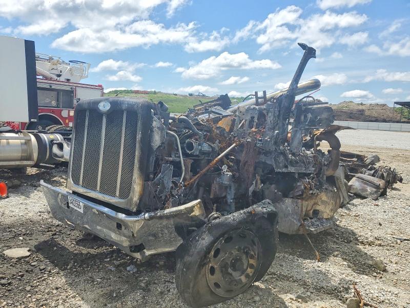 2025 Peterbilt All other VIN 1XPCD49X1SD756620 COPART salvage auction — BURN, BP, sold $175 on 2026-09-09 (photo 2)
