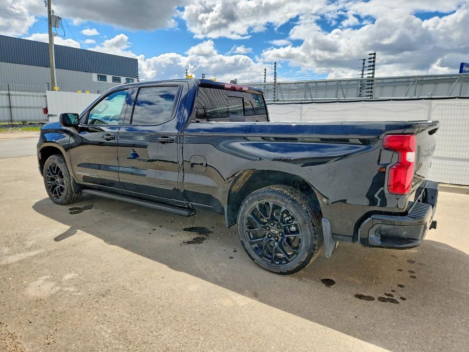 2025 Chevrolet Silverado VIN 1GCUKJE81SZ194682 COPART salvage auction — MINOR DENT/SCRATCHES, Ab - Oop - Active, sold $62,000 on 2026-07-03 (photo 2)