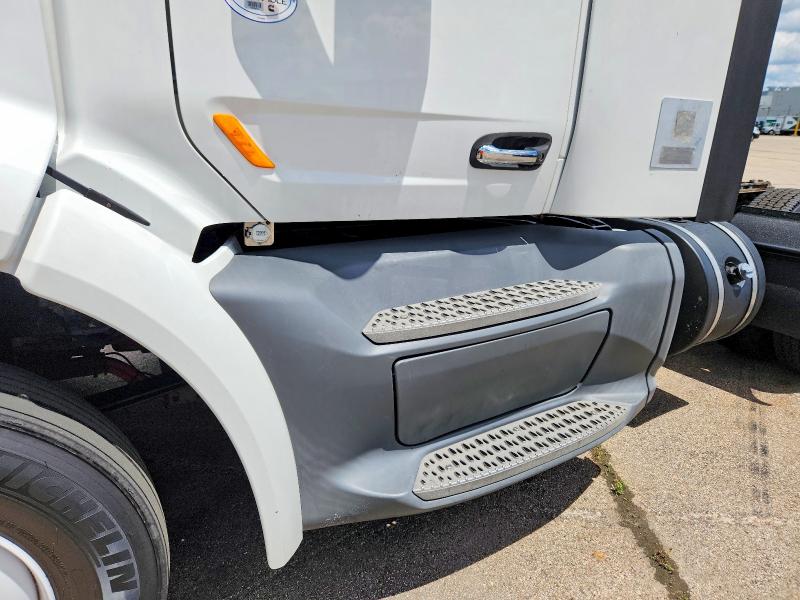2019 Peterbilt All other VIN 1XPBA48X0KD478590 COPART salvage auction — MINOR DENT/SCRATCHES, CT, sold $6,000 on 2026-07-07 (photo 9)