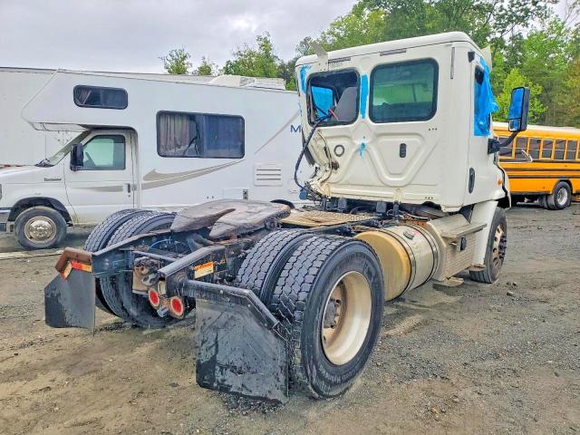 2018 Frht All models VIN 3AKBGADV1JDJU2441 COPART salvage auction — SIDE, SC, sold $1,000 on 2026-07-28 (photo 3)