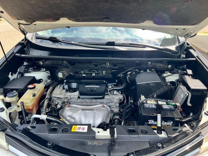2016 Toyota Rav4 VIN JTMBFREV0GJ100071 COPART salvage auction — MINOR DENT/SCRATCHES, NY - CERTIFICATE OF TITLE (P), sold $6,200 on 2026-07-09 (photo 7)