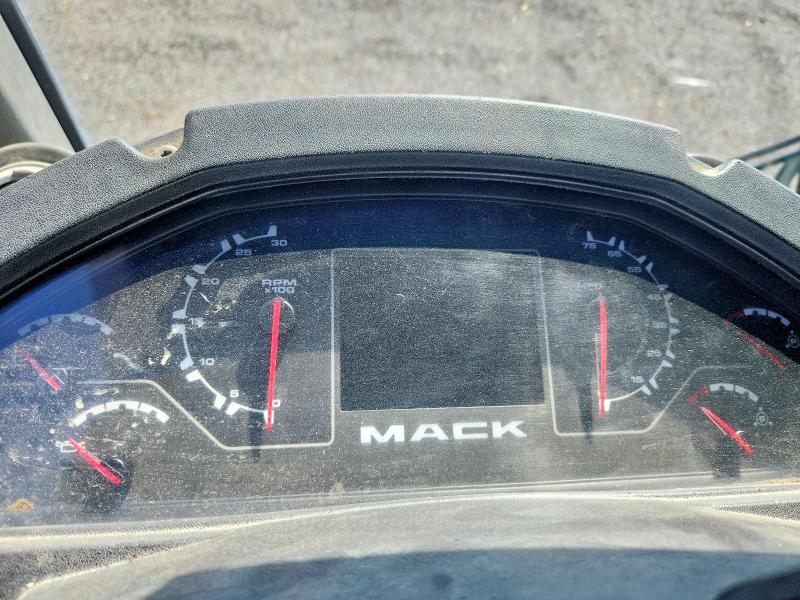 2018 Mack All other VIN 1M2LR04C7JM001515 COPART salvage auction — MINOR DENT/SCRATCHES, CD, sold $1,250 on 2026-07-09 (photo 8)