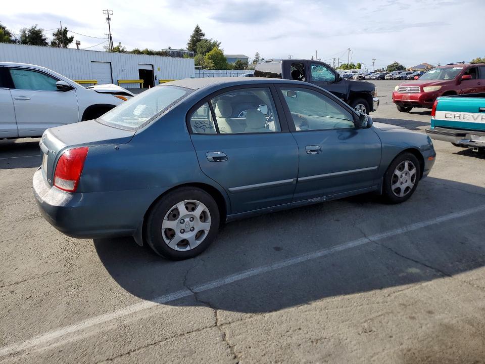 2003 Hyundai Elantra VIN KMHDN45DX3U567458 COPART salvage auction — NORMAL WEAR, CA - DIS/DLR/EXP ONLY CLEAN TITLE, sold $350 on 2026-07-17 (photo 3)