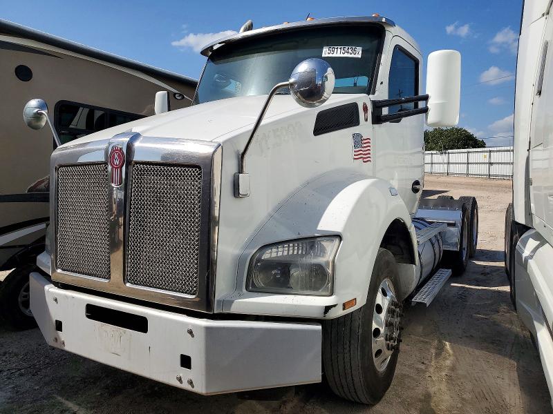 2017 Kenworth All other VIN 1XKZDK9X1HJ163970 COPART salvage auction — MINOR DENT/SCRATCHES, OH - CERTIFICATE OF TITLE, sold $4,250 on 2026-07-28 (photo 2)