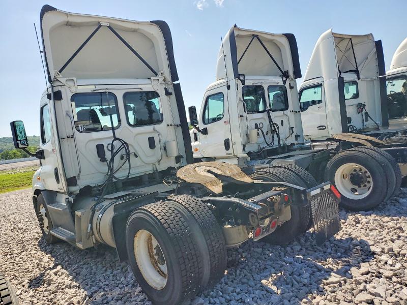2017 Freightliner All other VIN 3AKBGADV3HSJD0535 COPART salvage auction — MINOR DENT/SCRATCHES, IN - CERTIFICATE OF TITLE, sold $250 on 2026-07-10 (photo 4)