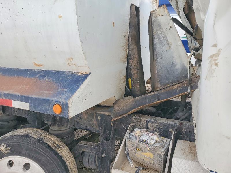 1995 Freightliner All other VIN 1FUYDZYB9SH597888 COPART salvage auction — ROLLOVER, TX - SALVAGE VEHICLE TITLE (P), sold $4,550 on 2026-07-09 (photo 6)