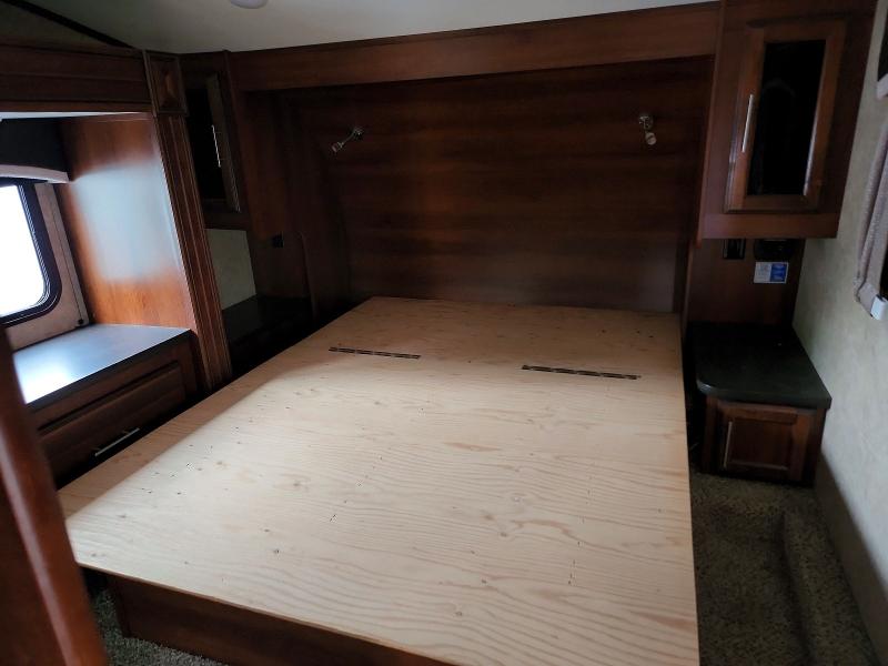 2018 Jayco All models VIN 1UJCJ0BS2J1PP0396 COPART salvage auction — ROOF, MI - CERTIFICATE OF TITLE, sold $7,500 on 2026-07-07 (photo 5)