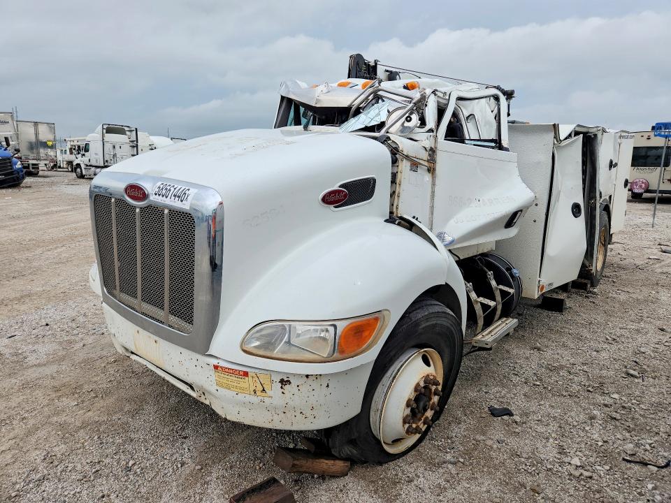 2018 Peterbilt All other VIN 2NP2HJ7XXJM459625 COPART salvage auction — ROOF, CT, sold $10,100 on 2026-07-07 (photo 1)